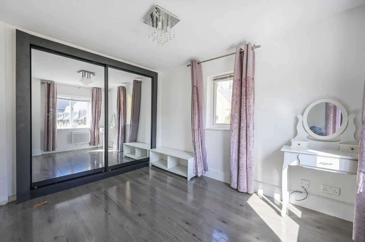 114 Kennet Street, London, photo 7