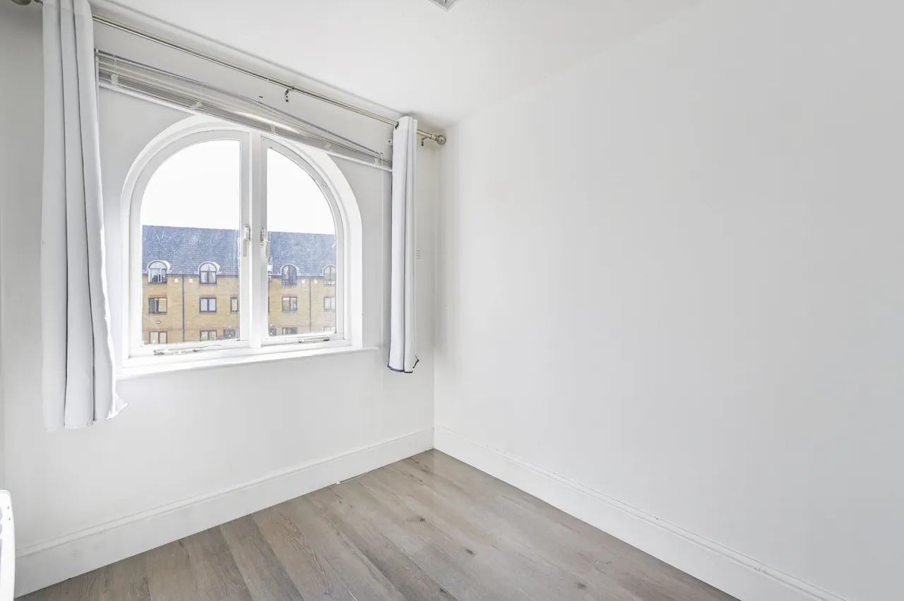 114 Kennet Street, London, photo 8
