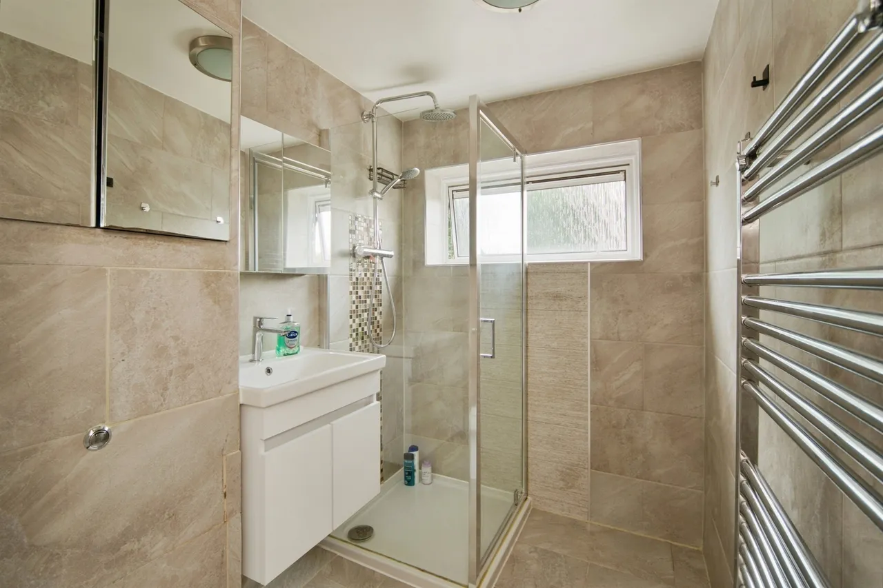 Cherry Tree Lane, Rainham, photo 8
