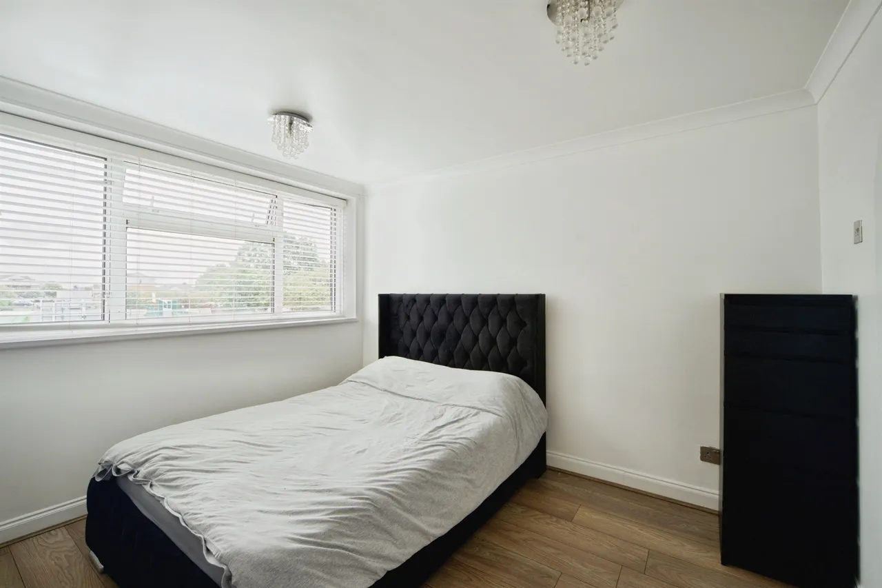 Cherry Tree Lane, Rainham, photo 5