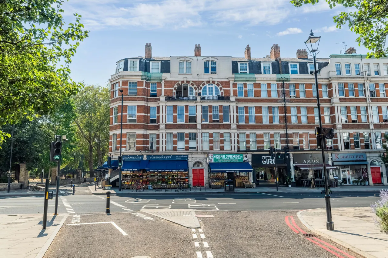 Holloway Road, London, N7, photo 11