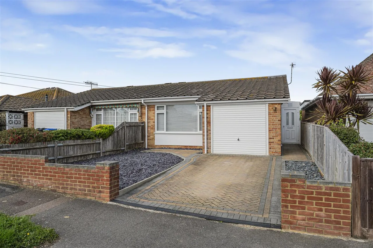 2 bed house for sale, Horsham Avenue, Peacehaven