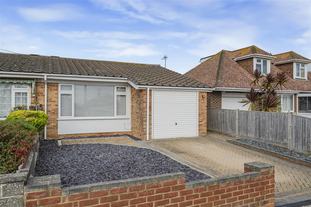 Horsham Avenue, Peacehaven, photo 26