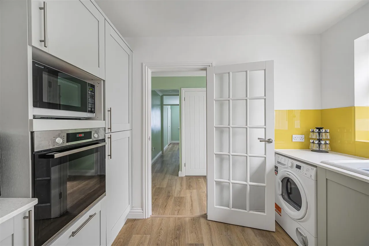 Horsham Avenue, Peacehaven, photo 18