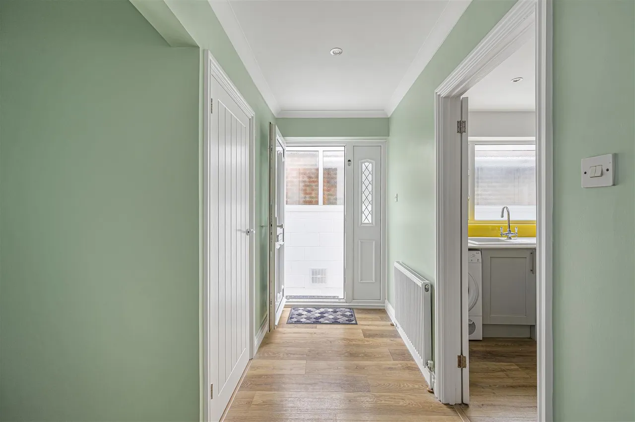 Horsham Avenue, Peacehaven, photo 23
