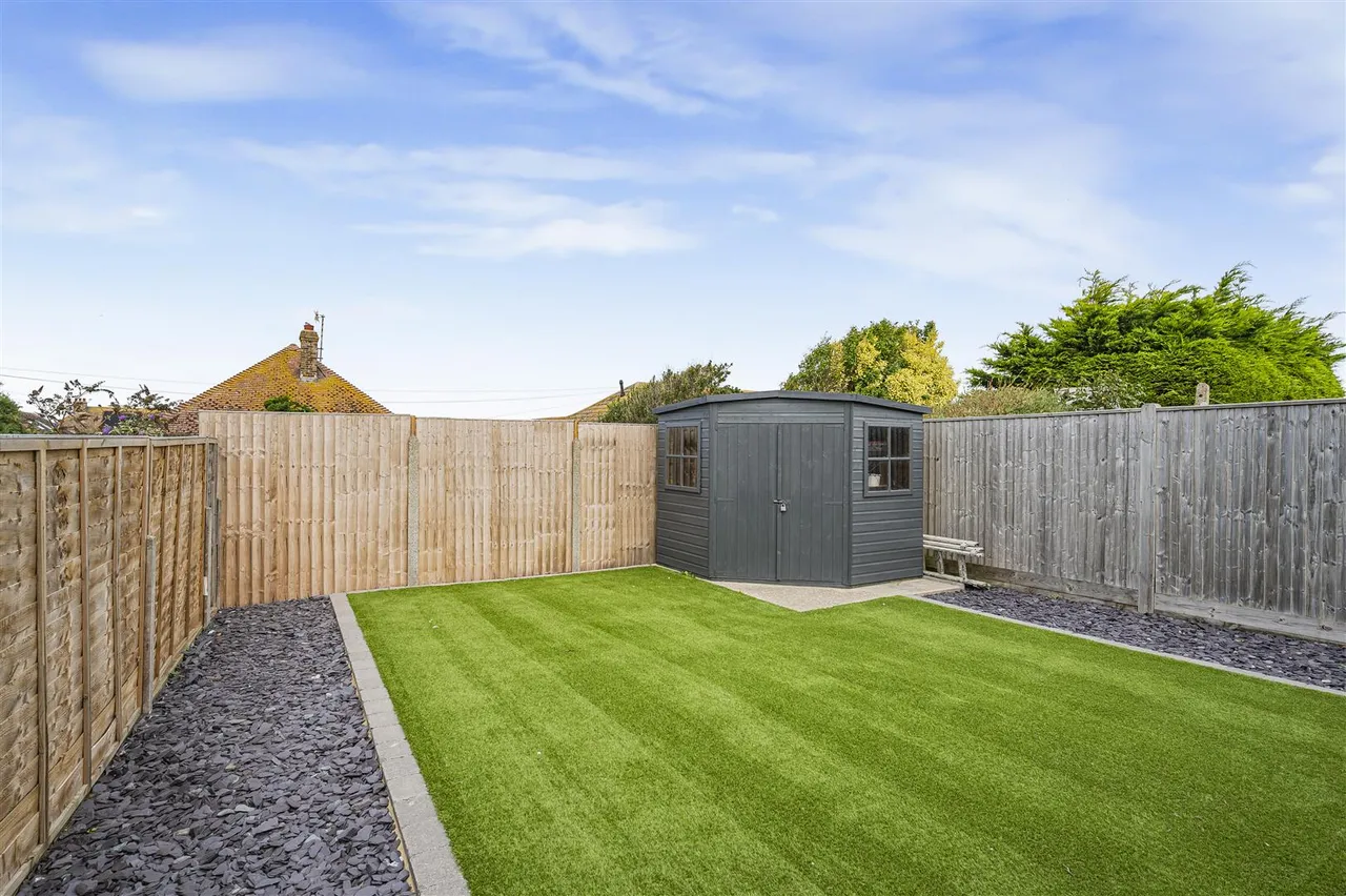 Horsham Avenue, Peacehaven, photo 16