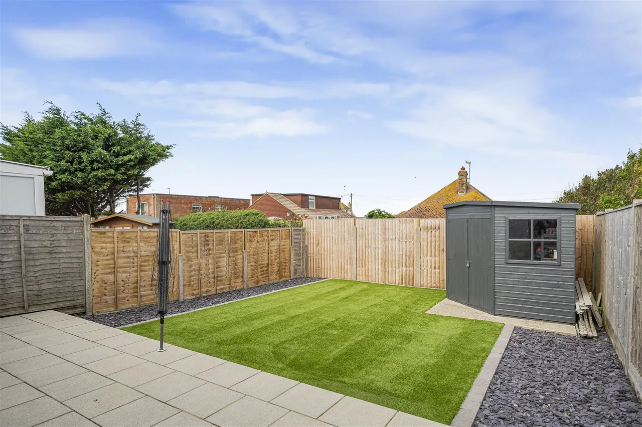 Horsham Avenue, Peacehaven, photo 4