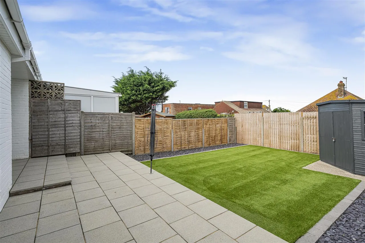 Horsham Avenue, Peacehaven, photo 9