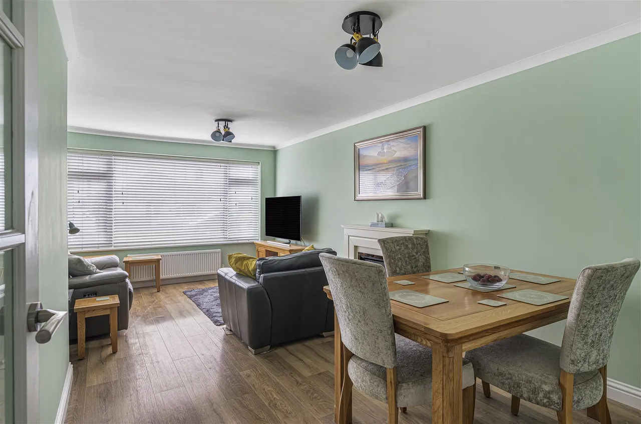 Horsham Avenue, Peacehaven, photo 3