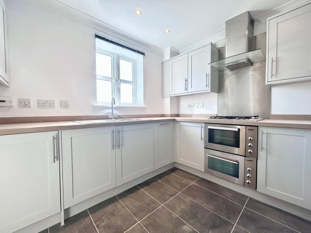 61 Brookbank Close, Cheltenham, GL50, photo 3