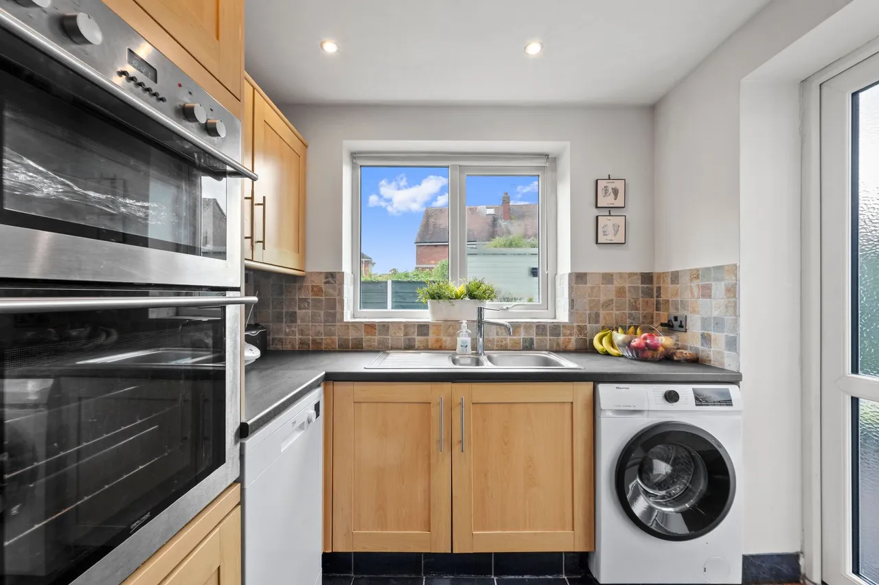 Lyndale Avenue, Warrington, WA2, photo 14