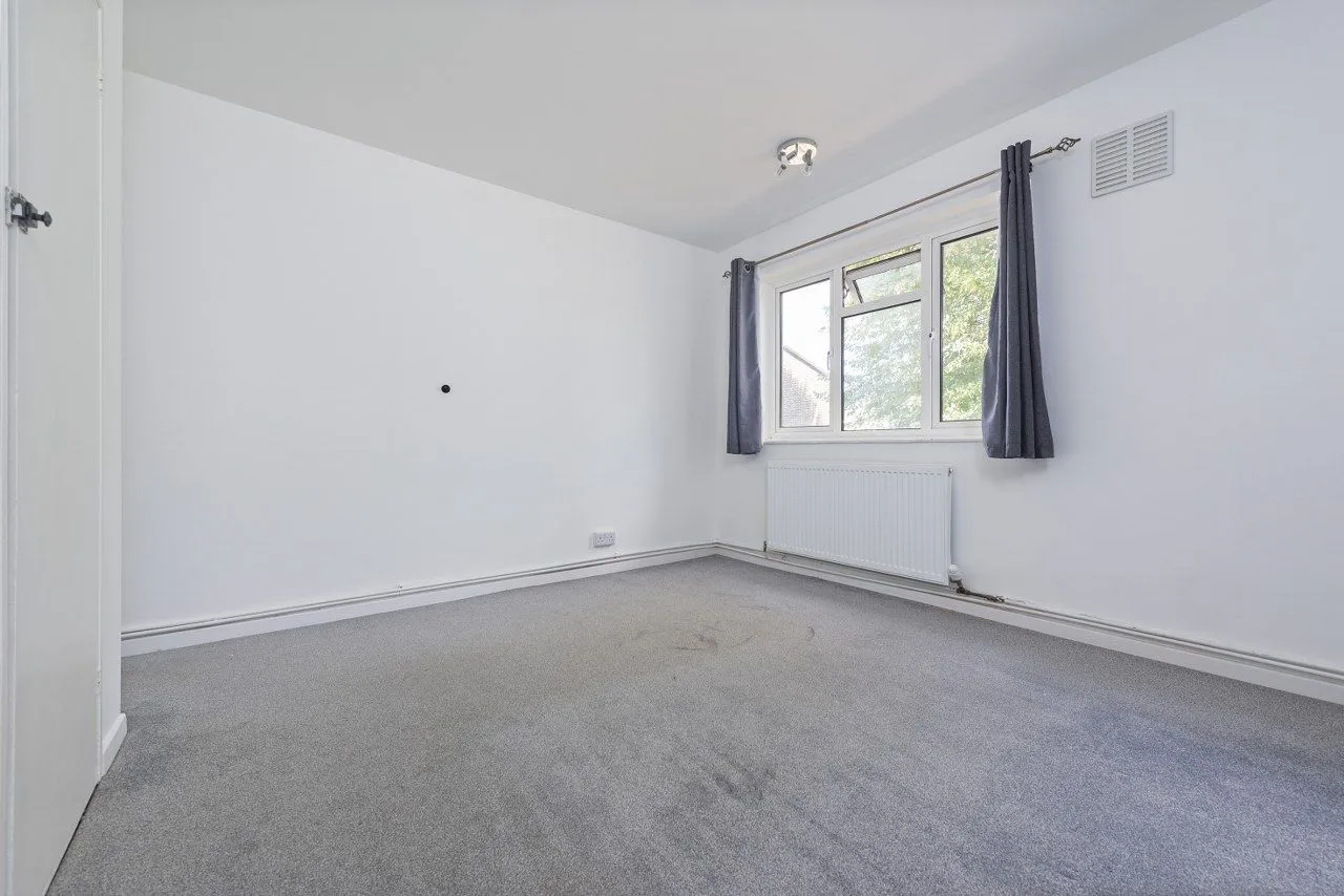 Oak Way, Crawley, RH10, photo 25