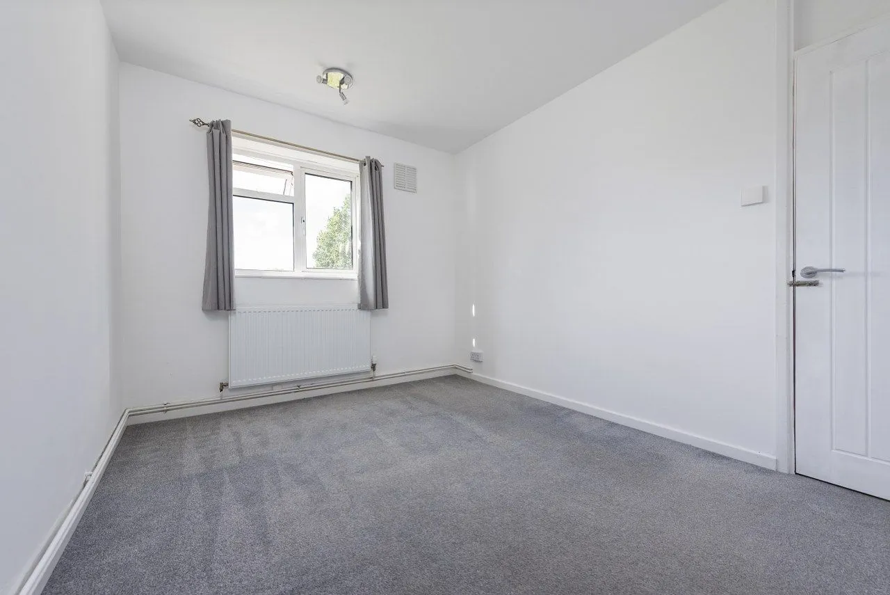 Oak Way, Crawley, RH10, photo 23