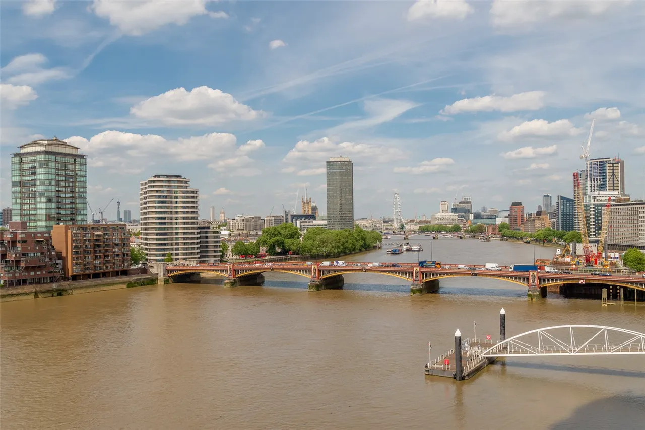 The Tower, St George Wharf, SW8, photo 9