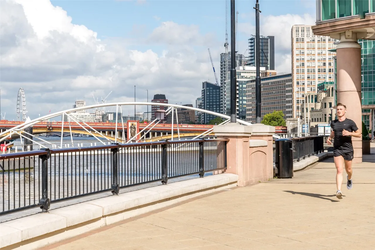 The Tower, St George Wharf, SW8, photo 12