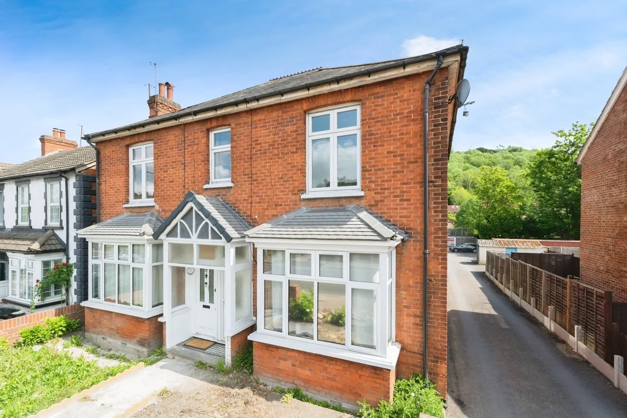 3 bed flat for sale — Godstone Road, Whyteleafe, Surrey, CR3