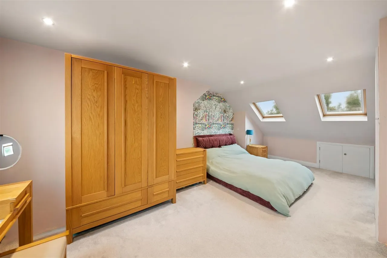 Victoria Road, Ruislip, photo 7