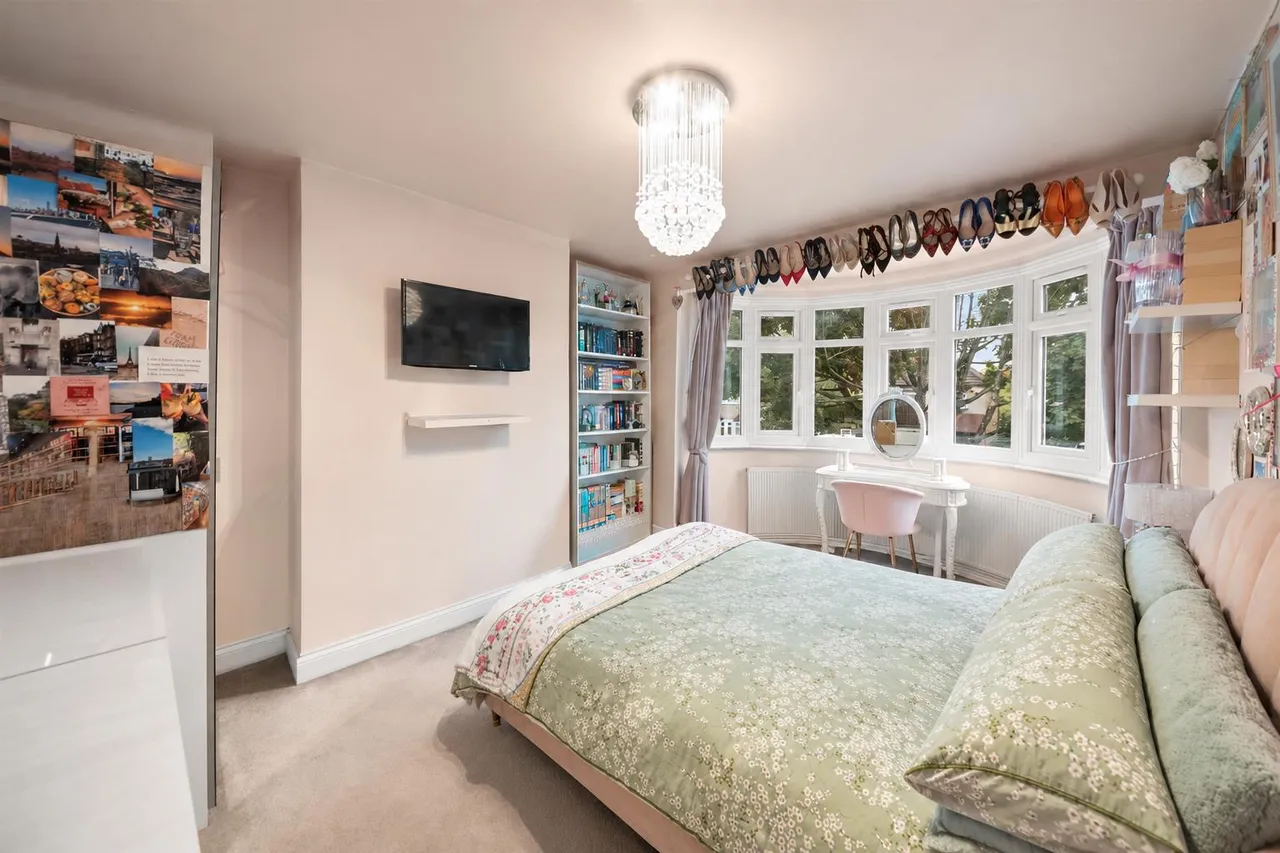 Victoria Road, Ruislip, photo 11