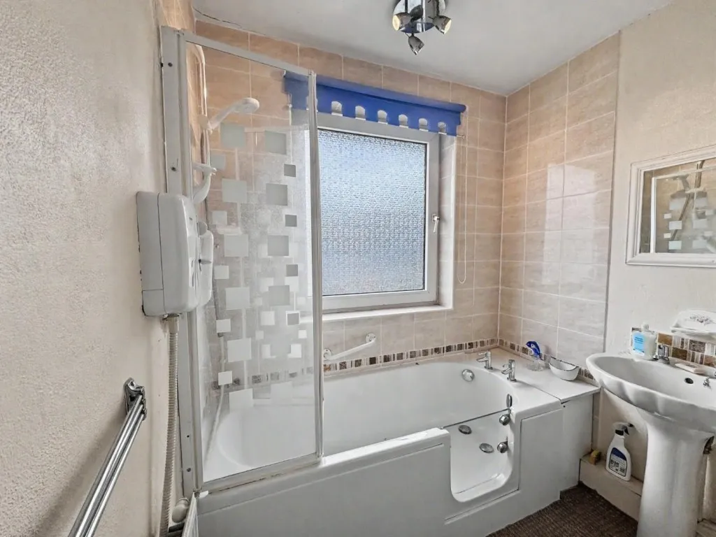 Cyril Street, Abington, photo 9