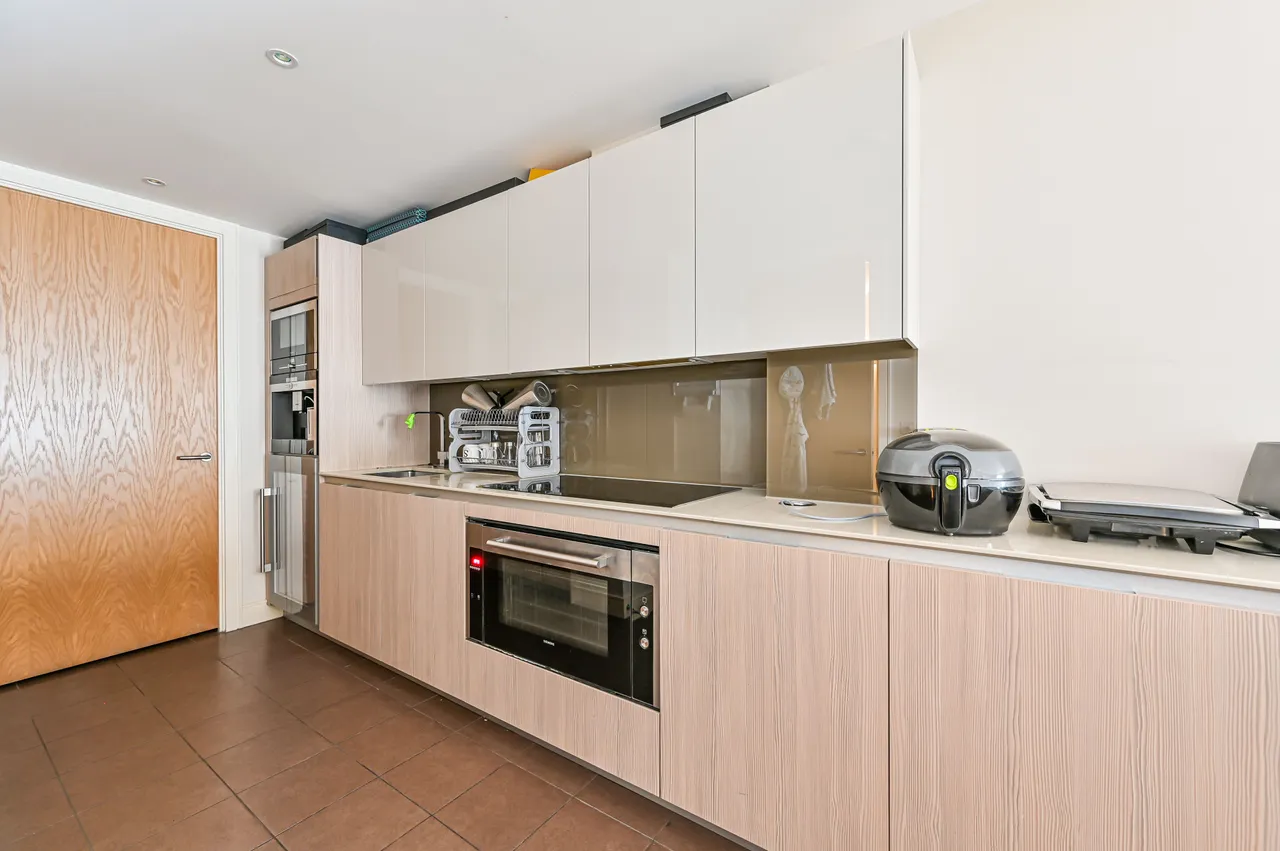 66 Spinnaker House, Battersea Reach, Juniper Drive, London, photo 8