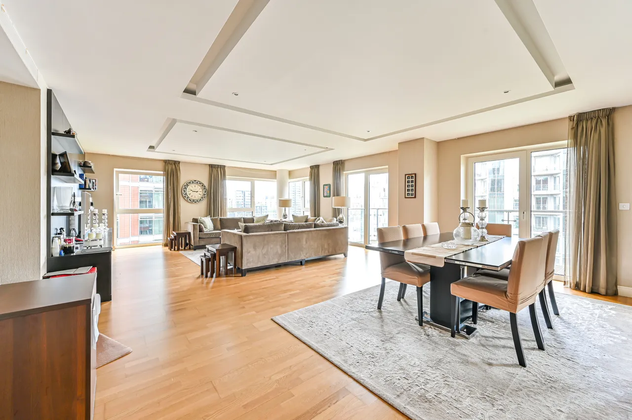 3 bed flat for sale — 66 Spinnaker House, Battersea Reach, Juniper Drive, London