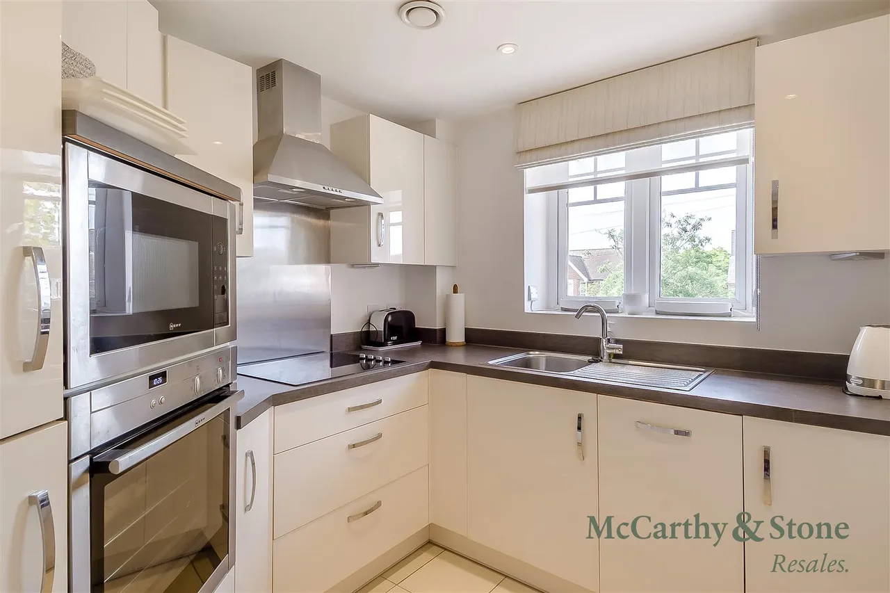 Raglan Road, Frinton-On-Sea, CO13, photo 5