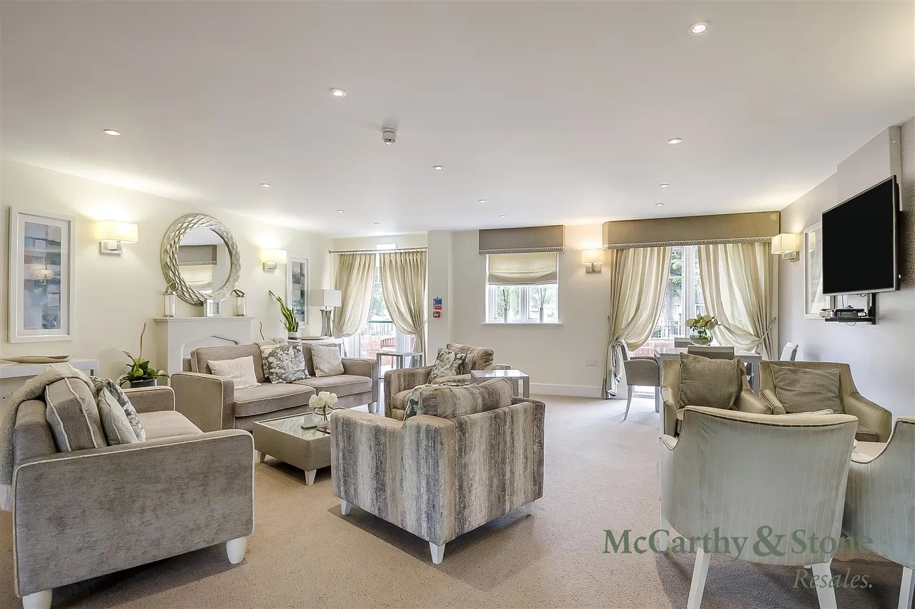 Raglan Road, Frinton-On-Sea, CO13, photo 17
