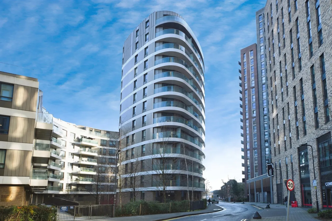 2 bed flat for sale — North End Road, Wembley