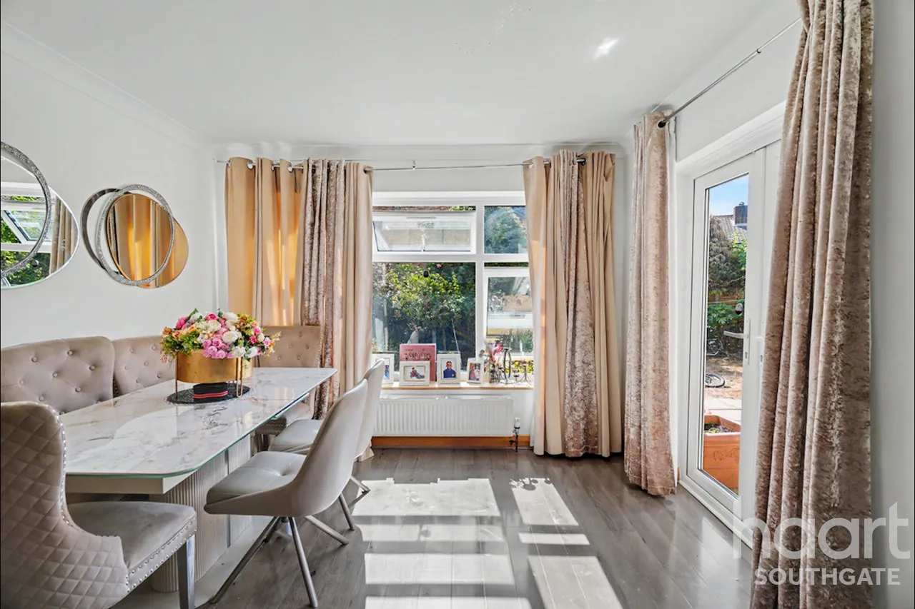 Tudor Crescent, London, EN2, photo 9
