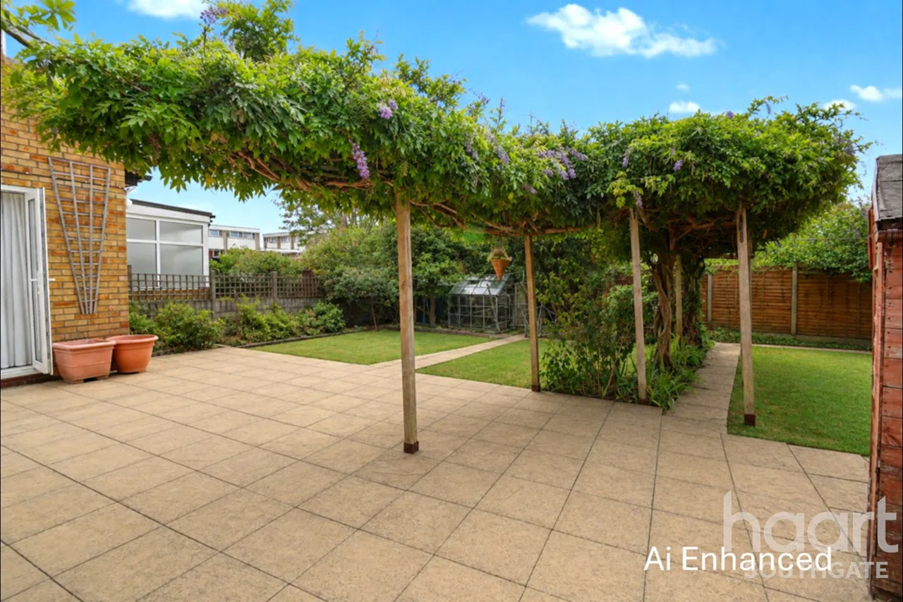 Tudor Crescent, London, EN2, photo 5