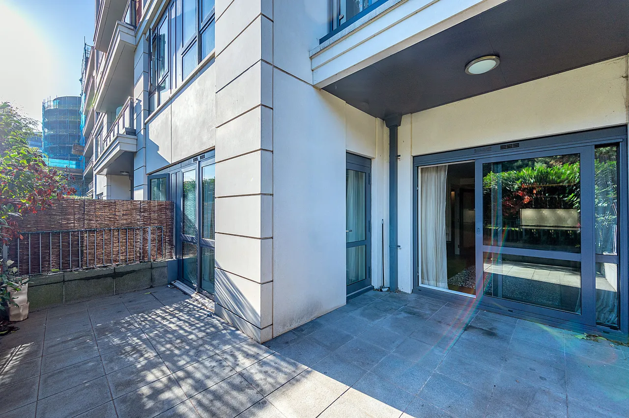 4 Doulton House, Chelsea Creek, 11 Park Street, London, photo 2