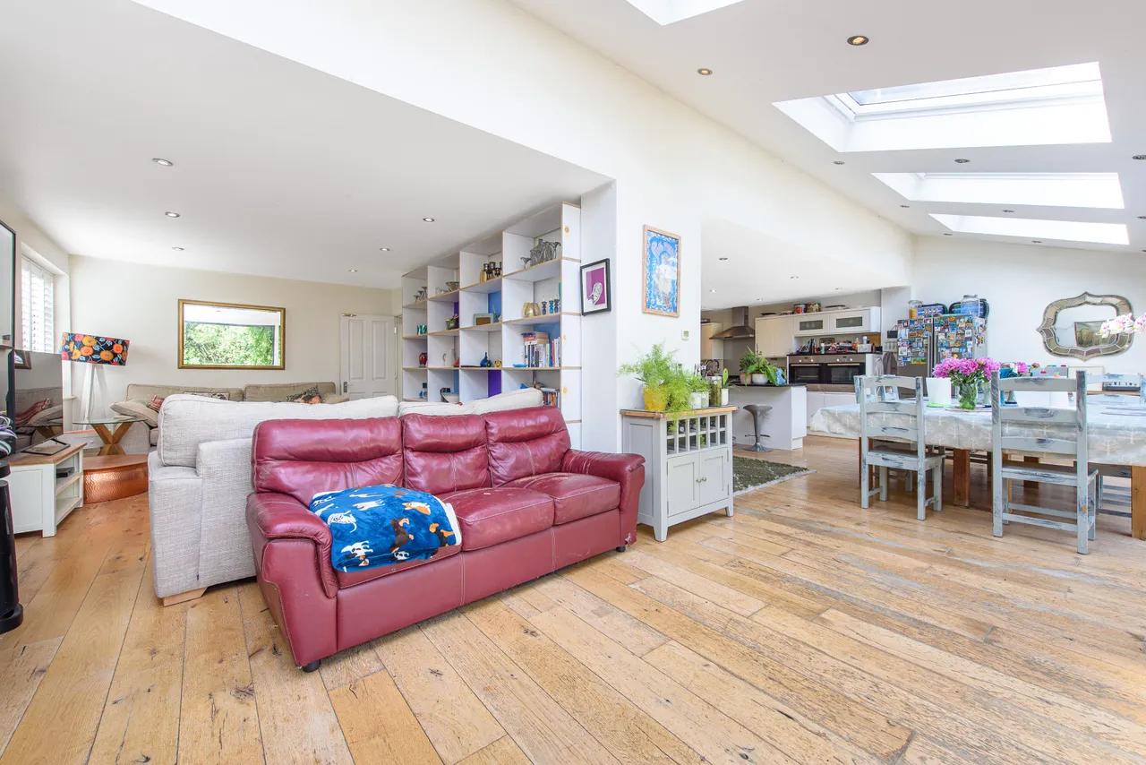 37 Friern Watch Avenue, London, photo 11