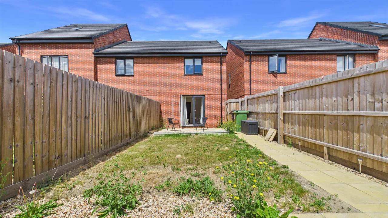 Noble Close, Gunthorpe, photo 14