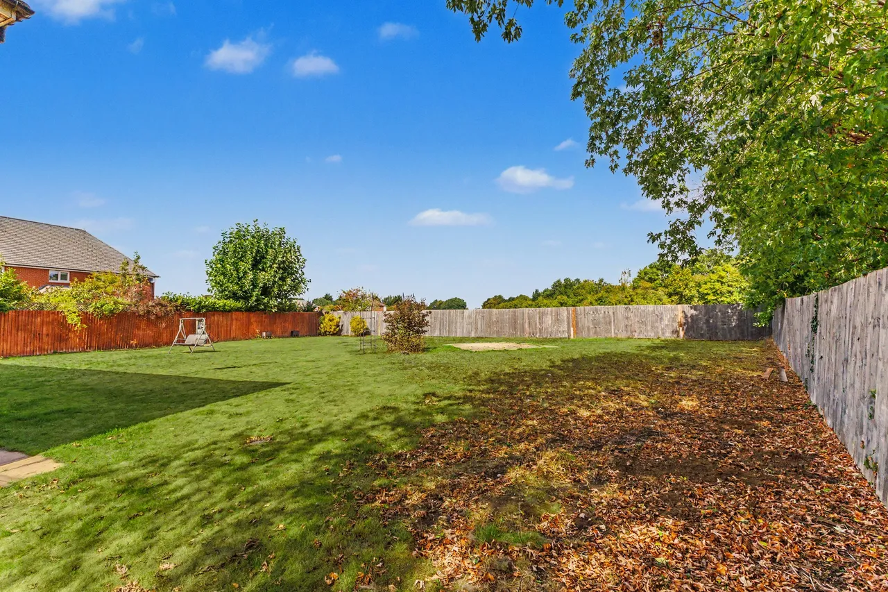 Lodge Park Drive, Evesham, WR11, photo 36