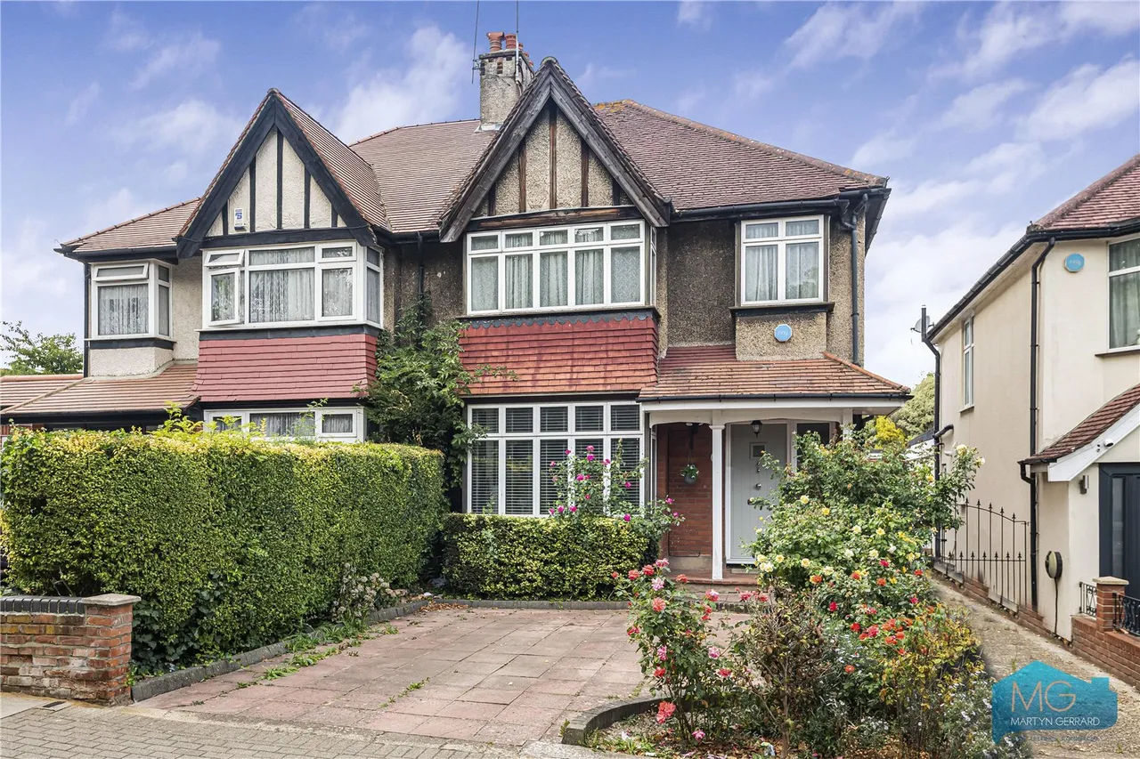 3 bed house for sale, Leicester Road, Barnet, EN5