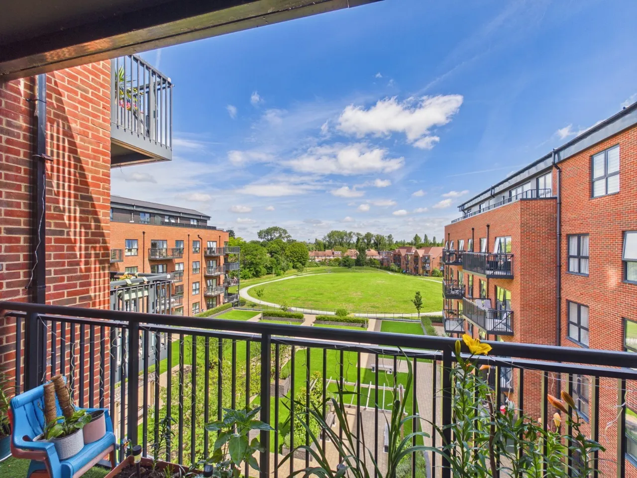 2 bed pitcher lane, ashford, surrey,tw15 for sale, Pitcher Lane, Ashford, TW15