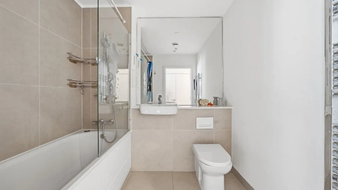 Pitcher Lane, Ashford, TW15, photo 9
