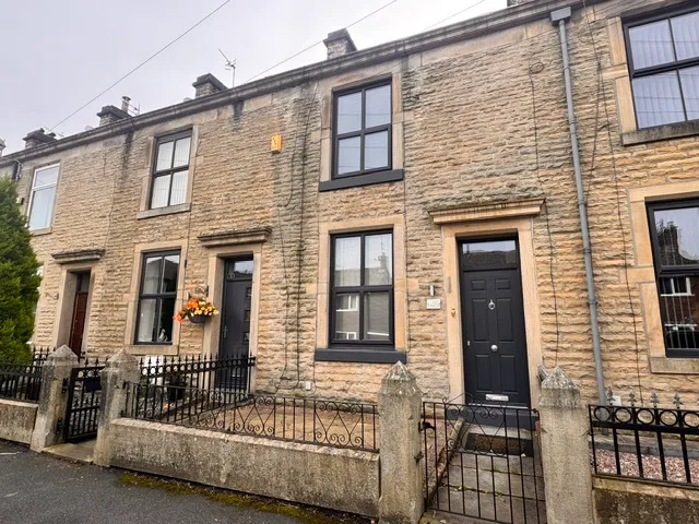 house to rent — Royds Street, Tottington, Bury BL8 3NH