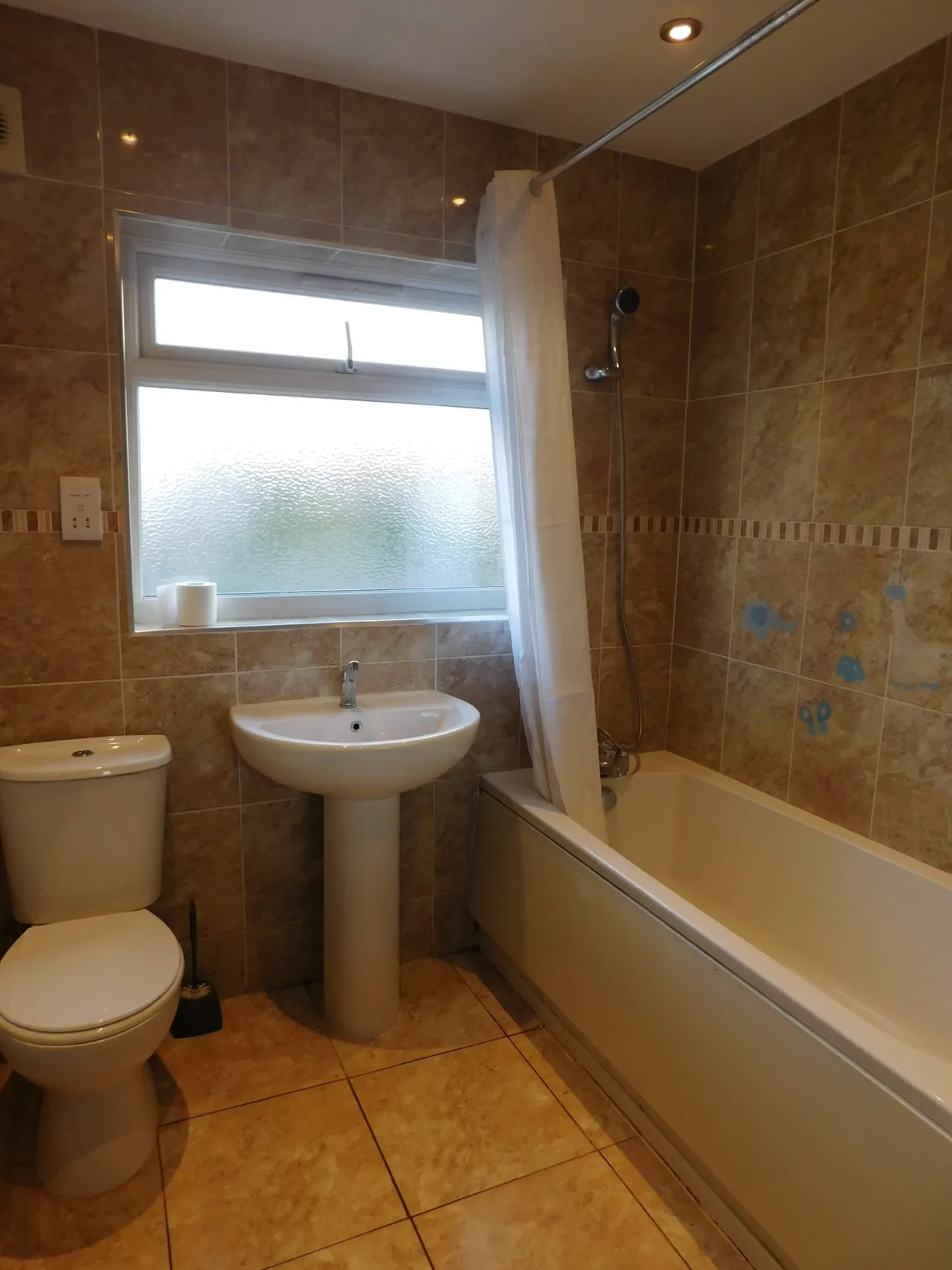Crossmead Avenue, GREENFORD, Middlesex, UB6 9TY, photo 7