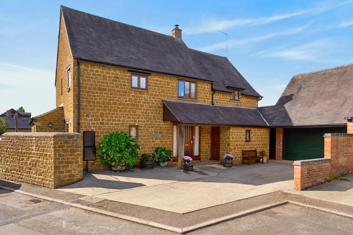 4 bed house for sale, Maltings Court Bloxham Banbury, OX15