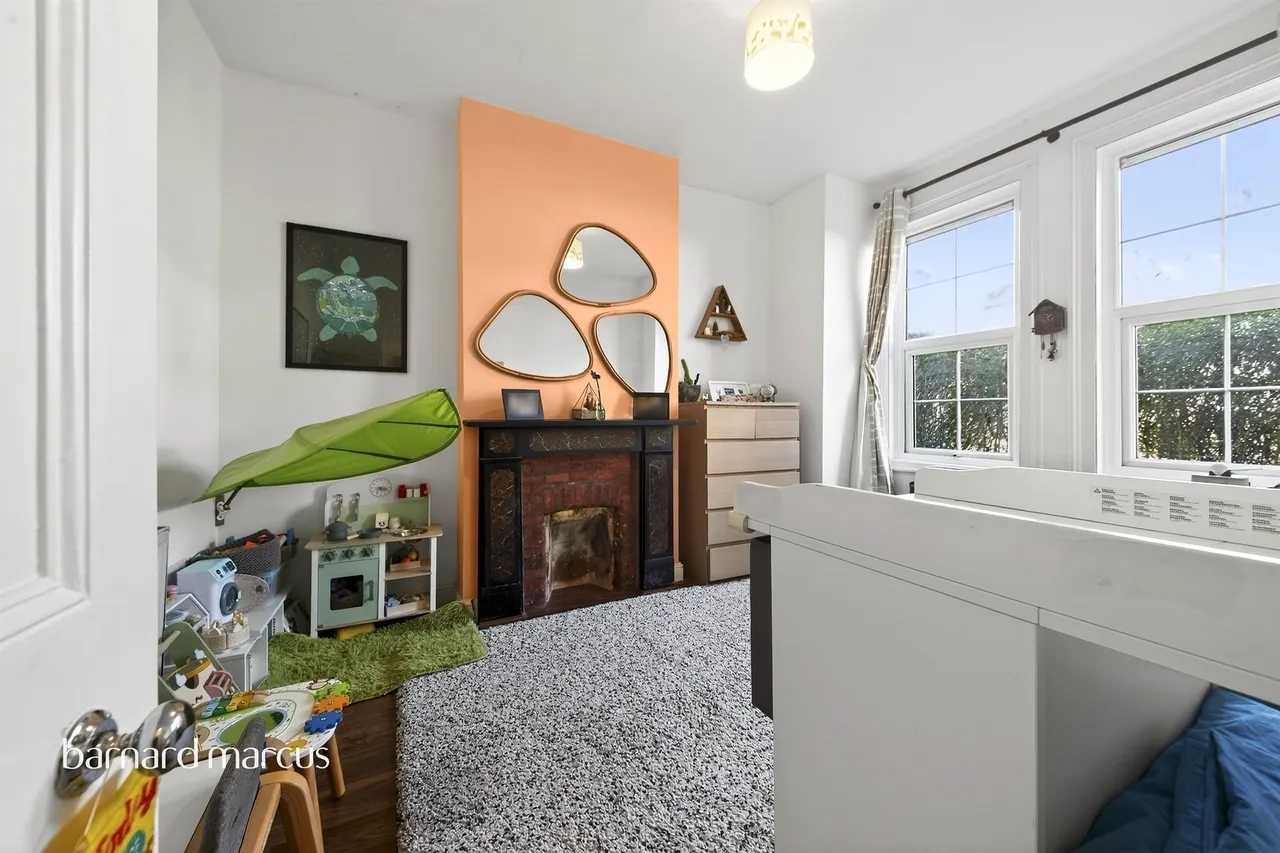 Lyndhurst Road, London, photo 8