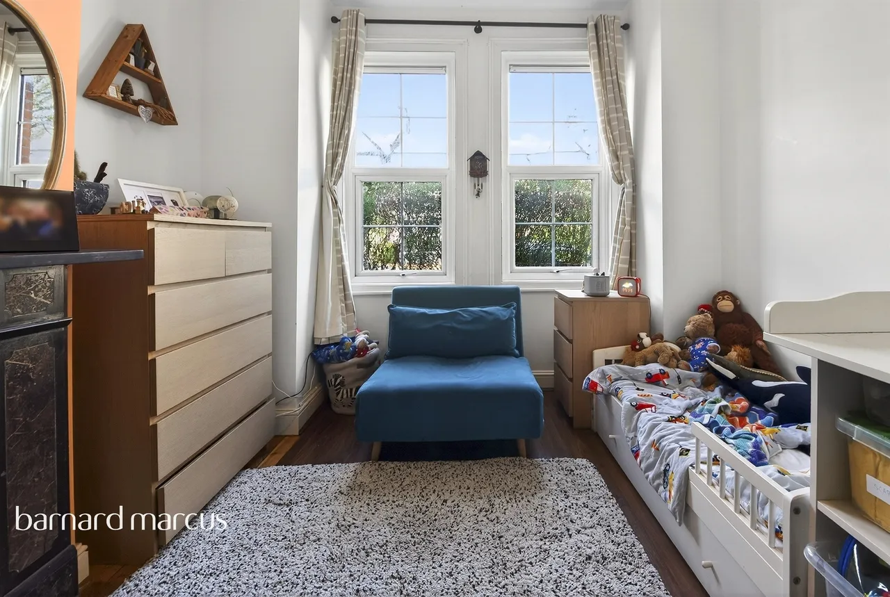 Lyndhurst Road, London, photo 7