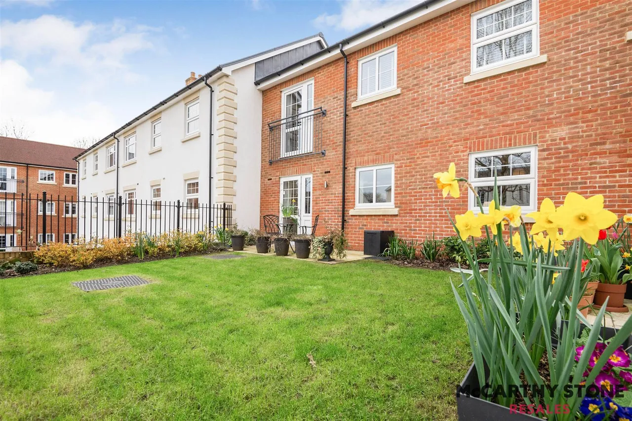 Orchard Lane, Alton, GU34, photo 24