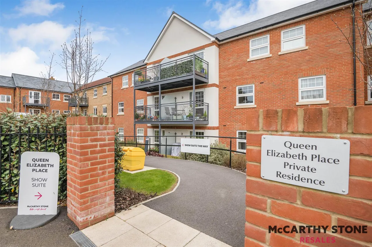 Orchard Lane, Alton, GU34, photo 29