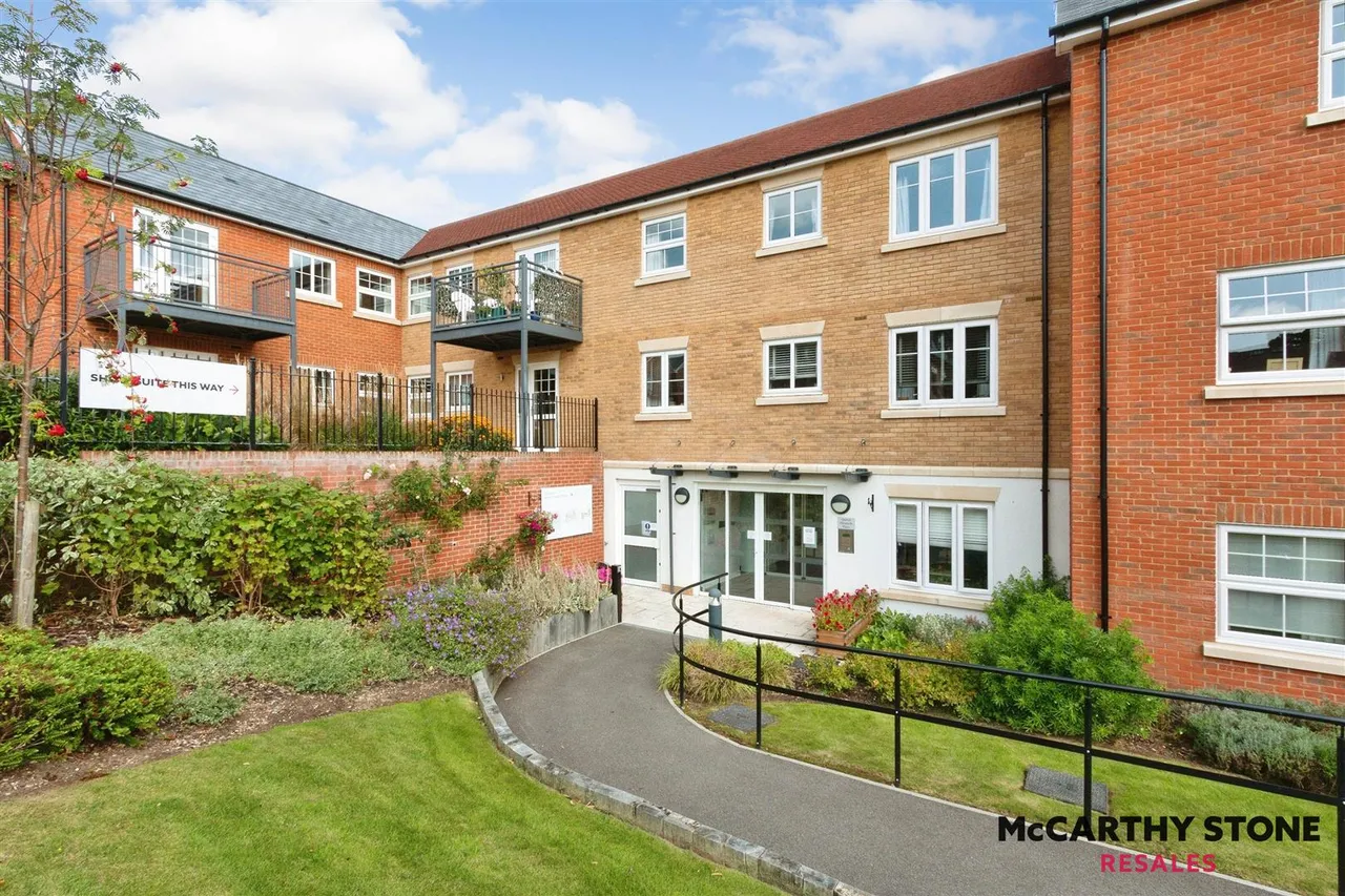 Orchard Lane, Alton, GU34, photo 26