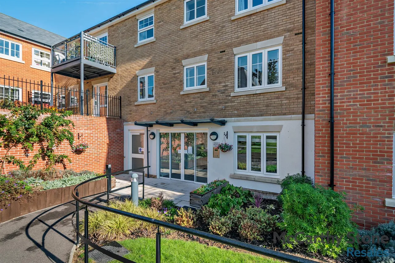 Orchard Lane, Alton, GU34, photo 33