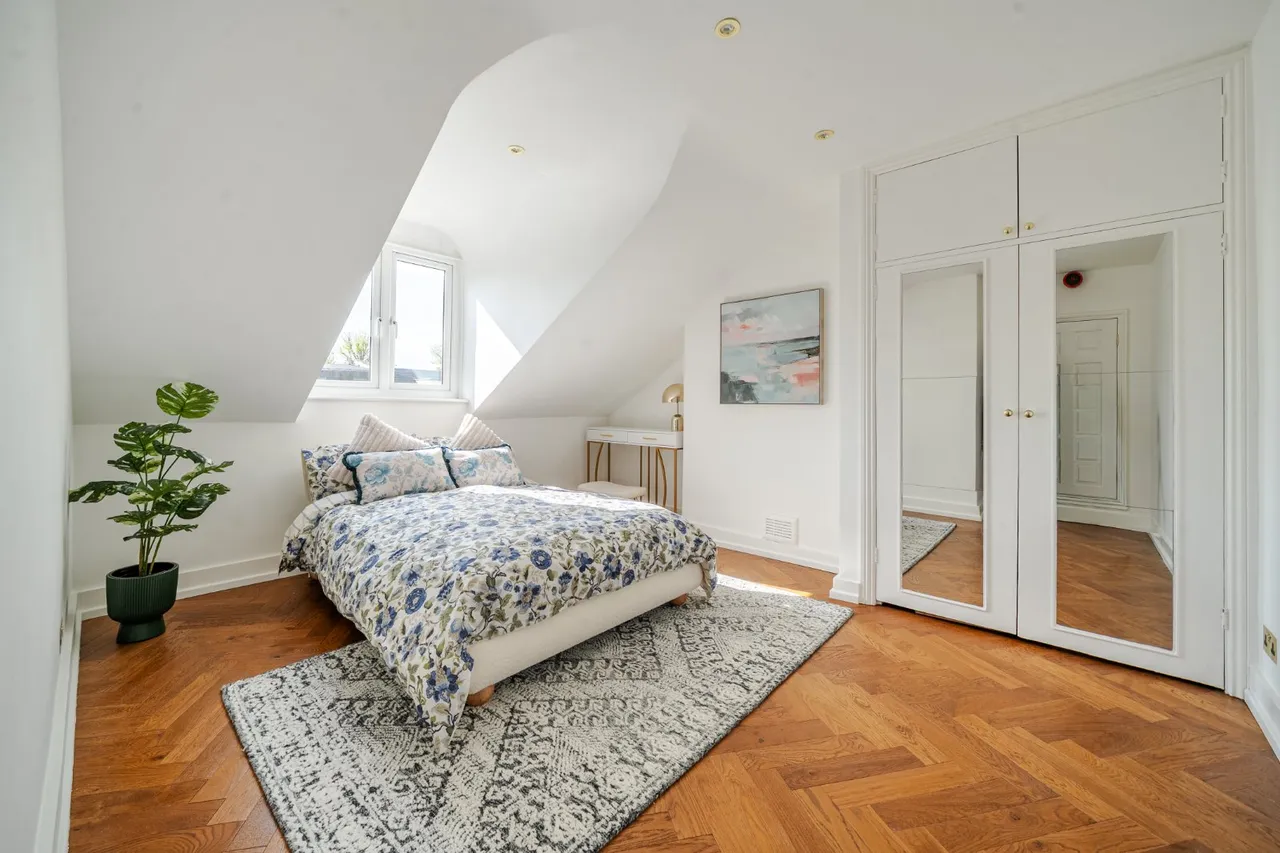Ennismore Avenue, Chiswick, London, W4, photo 3