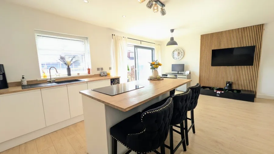 Worcester Close, Heolgerrig, photo 11