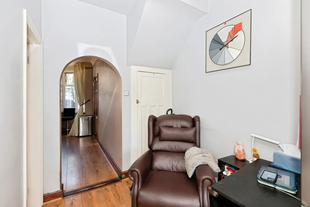 Brantwood Gardens, Ilford, IG4, photo 7