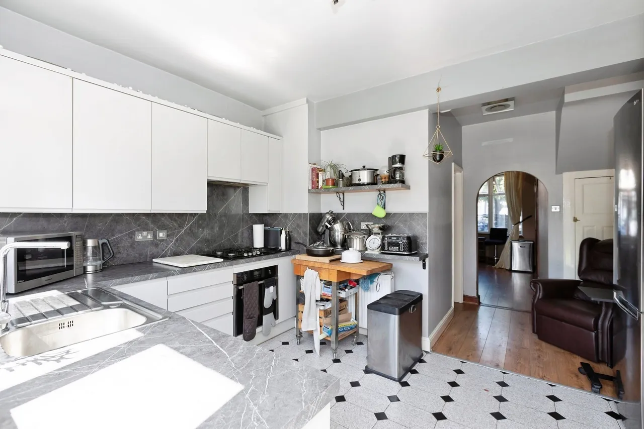 Brantwood Gardens, Ilford, IG4, photo 9